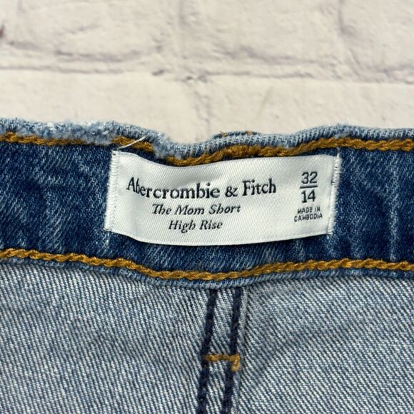 NWT Abercrombie & Fitch Women High Rise Mom Jean Shorts Size 32/14 Denim C056 -9 - Picture 9 of 16